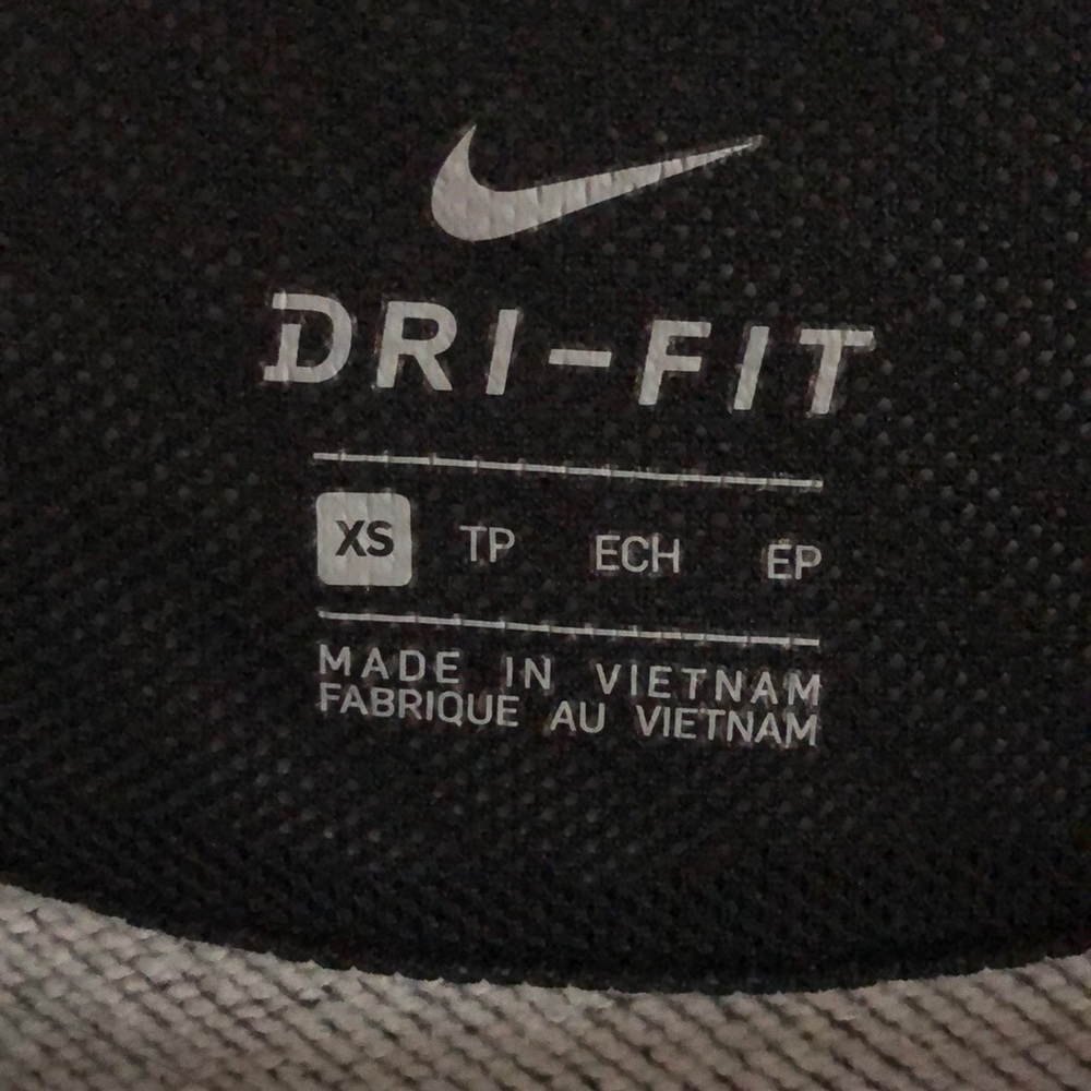 Nike pullover - Picture 3 of 3